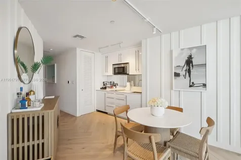 2201 Collins Avenue Miami Beach FL 33139