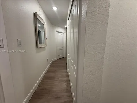 8826 W Flagler Street Miami FL 33174