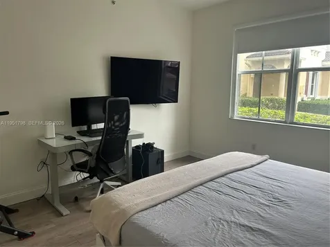 8826 W Flagler Street Miami FL 33174