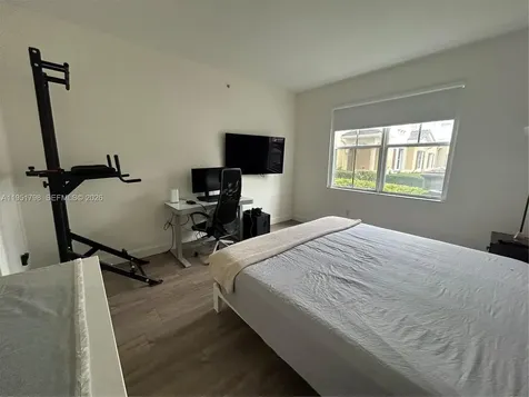 8826 W Flagler Street Miami FL 33174
