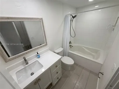 8826 W Flagler Street Miami FL 33174