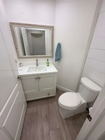 8826 W Flagler Street Miami FL 33174