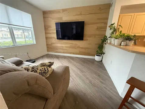 8826 W Flagler Street Miami FL 33174