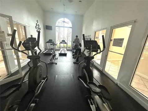 8826 W Flagler Street Miami FL 33174