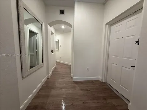 8826 W Flagler Street Miami FL 33174