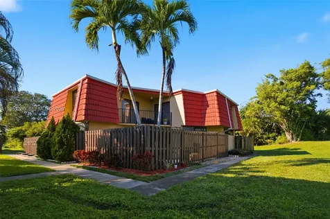 23024 Oxford Place Boca Raton FL 33433