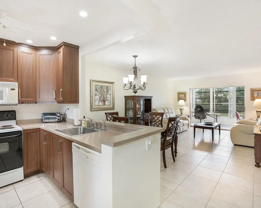 4805 NW 35th Street Lauderdale Lakes FL 33319