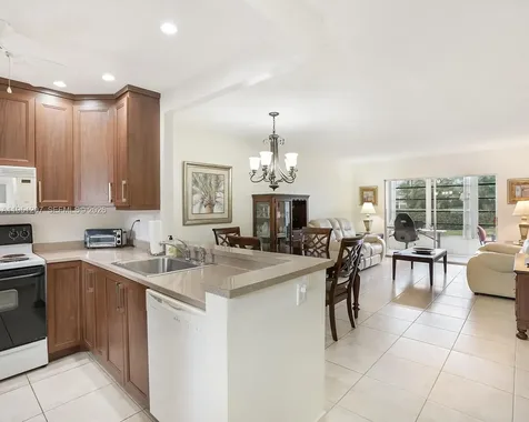 4805 NW 35th Street Lauderdale Lakes FL 33319
