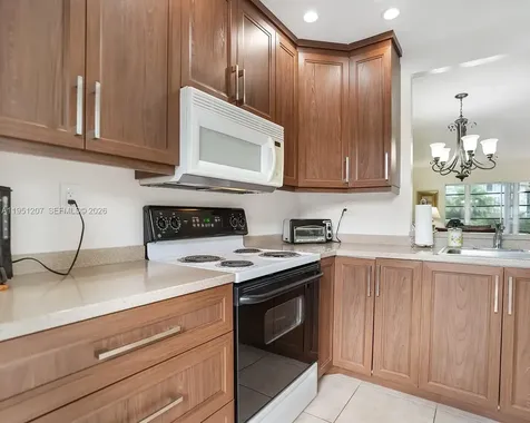 4805 NW 35th Street Lauderdale Lakes FL 33319