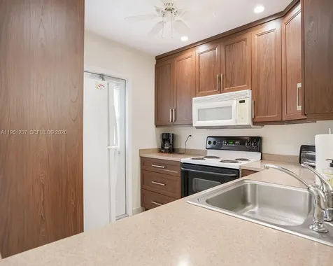 4805 NW 35th Street Lauderdale Lakes FL 33319