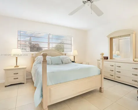 4805 NW 35th Street Lauderdale Lakes FL 33319