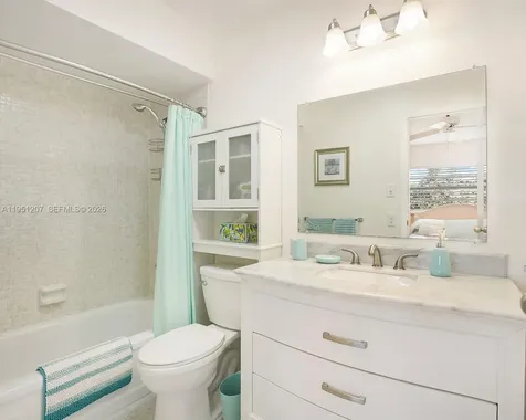4805 NW 35th Street Lauderdale Lakes FL 33319