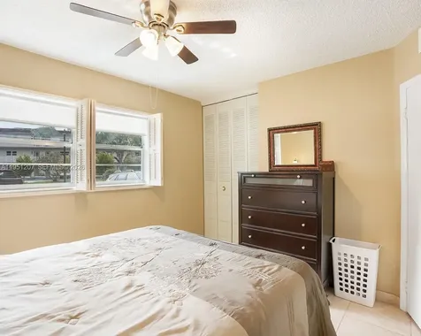 4805 NW 35th Street Lauderdale Lakes FL 33319