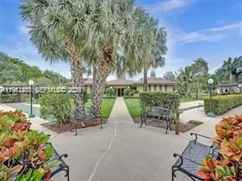 4805 NW 35th Street Lauderdale Lakes FL 33319