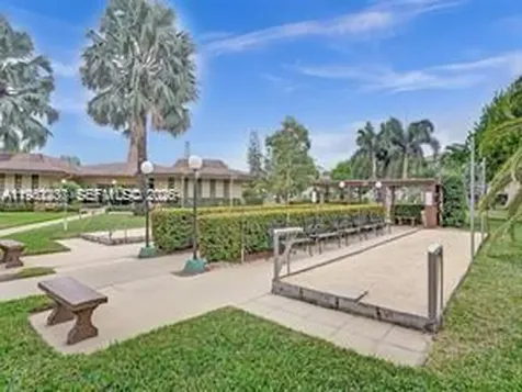 4805 NW 35th Street Lauderdale Lakes FL 33319