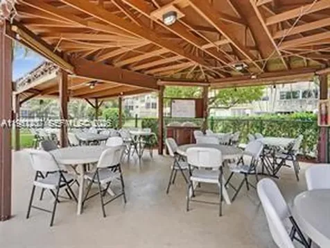 4805 NW 35th Street Lauderdale Lakes FL 33319