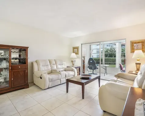4805 NW 35th Street Lauderdale Lakes FL 33319