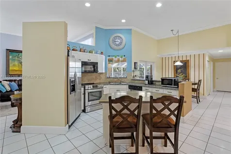798 Verona Lake Drive Weston FL 33326