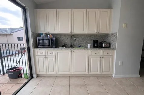 2871 W 76th Street Hialeah FL 33018