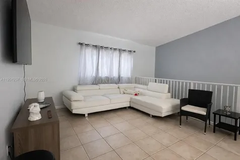 2871 W 76th Street Hialeah FL 33018
