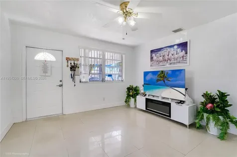 860 SE 7th Avenue Hialeah FL 33010