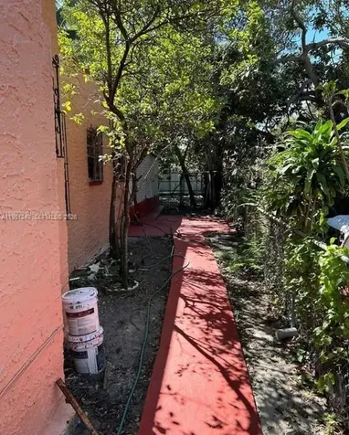 1328 NW 31st Street Miami FL 33142