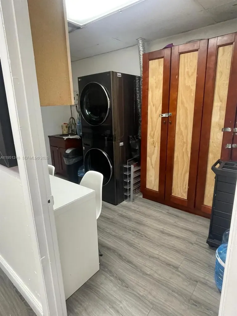627 S State Road 7 Hollywood FL 33023
