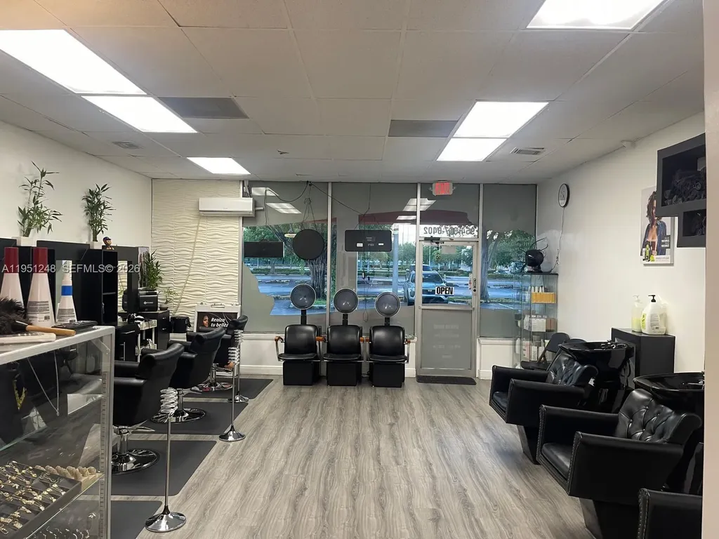 627 S State Road 7 Hollywood FL 33023