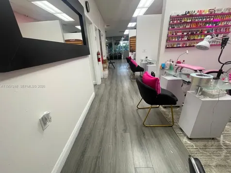 627 S State Road 7 Hollywood FL 33023