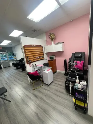 627 S State Road 7 Hollywood FL 33023