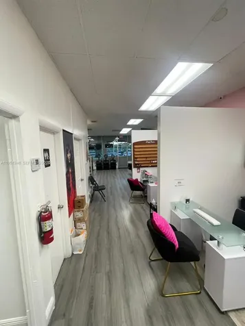 627 S State Road 7 Hollywood FL 33023