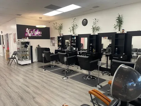 627 S State Road 7 Hollywood FL 33023