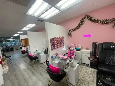 627 S State Road 7 Hollywood FL 33023