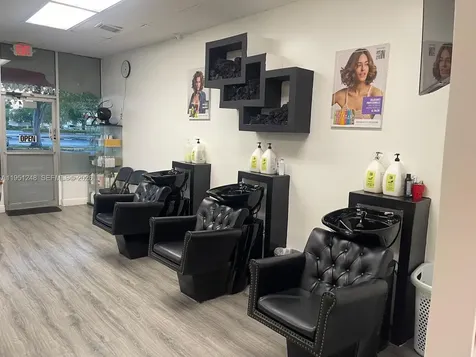 627 S State Road 7 Hollywood FL 33023