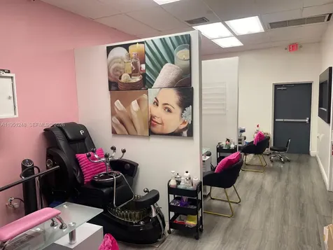 627 S State Road 7 Hollywood FL 33023