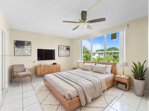 6005 Del Lago Circle Sunrise FL 33313