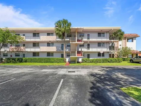 6005 Del Lago Circle Sunrise FL 33313