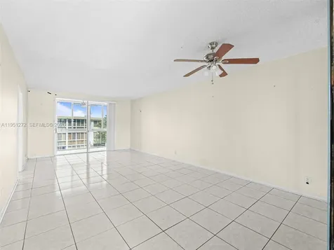 6005 Del Lago Circle Sunrise FL 33313