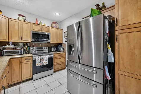 6008 N Golden Beauty Lane Tamarac FL 33321