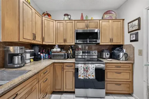 6008 N Golden Beauty Lane Tamarac FL 33321