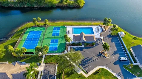 6008 N Golden Beauty Lane Tamarac FL 33321