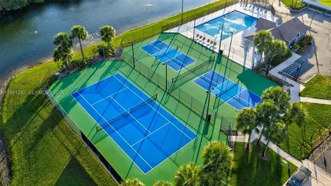 6008 N Golden Beauty Lane Tamarac FL 33321