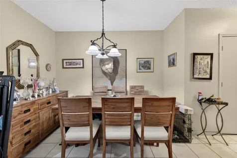 6008 N Golden Beauty Lane Tamarac FL 33321