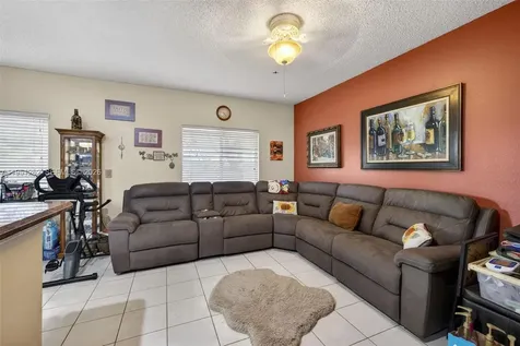 6008 N Golden Beauty Lane Tamarac FL 33321
