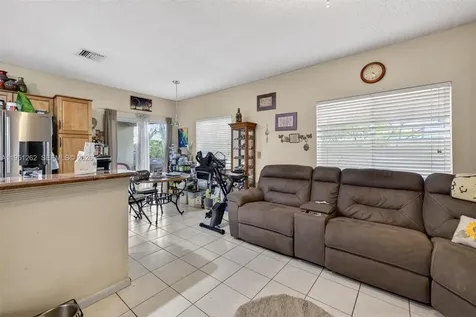 6008 N Golden Beauty Lane Tamarac FL 33321