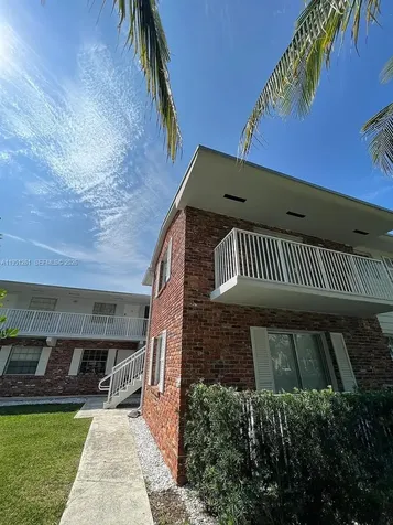 100 Sunrise Drive Key Biscayne FL 33149