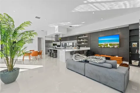 16773 S Botaniko Drive S Weston FL 33326