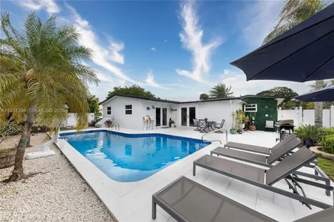 6661 SW 6th Street Pembroke Pines FL 33023