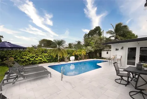 6661 SW 6th Street Pembroke Pines FL 33023