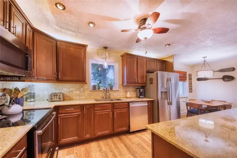 6661 SW 6th Street Pembroke Pines FL 33023